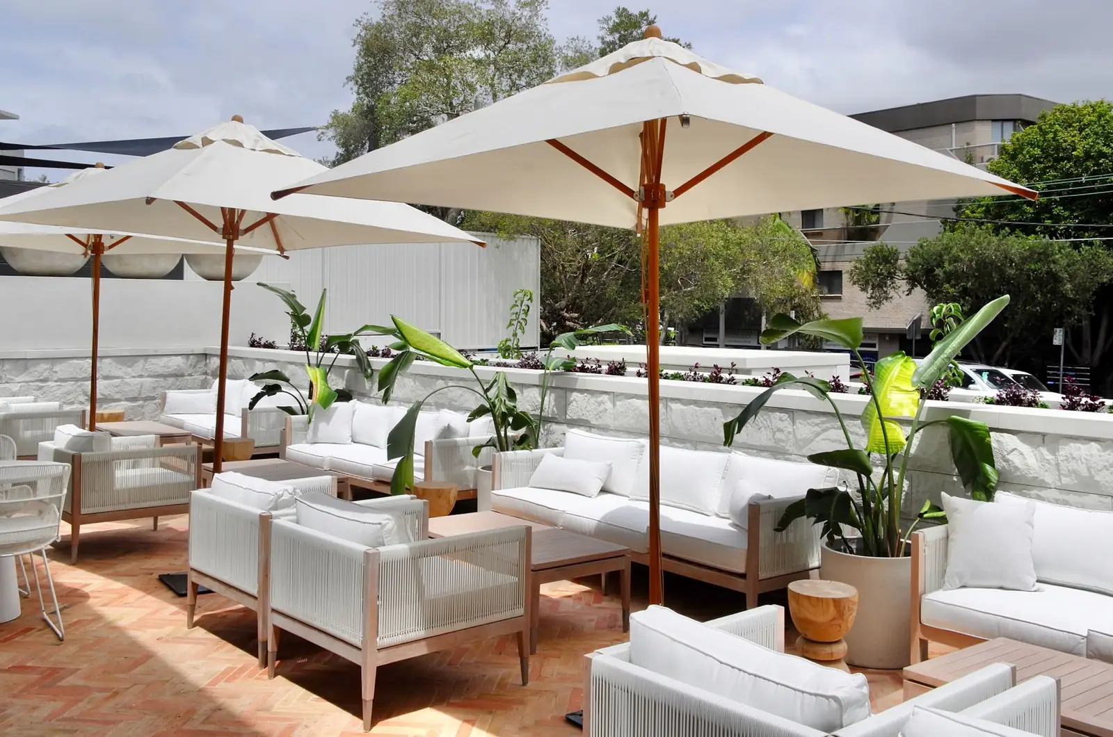 Lorvessa Royal Crest amenities