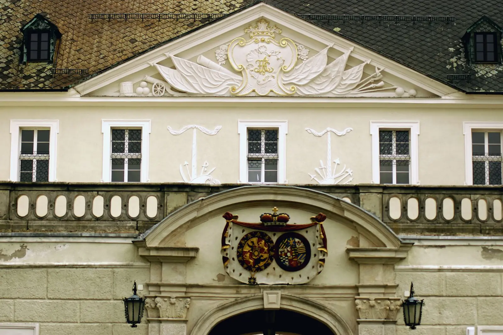 The Royal Crest Cooking School